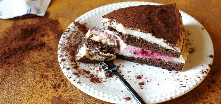 Schoko-Frischkäse-Torte mit extra Eiweiß – LIEBE IST BACKEN